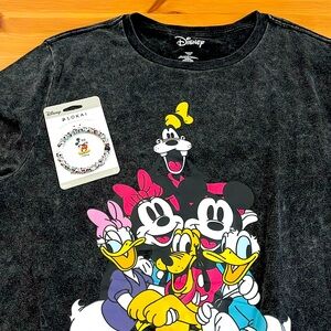 Disney shirt and bracelet
